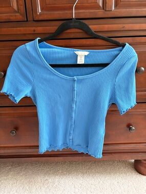 H&M Bright Blue Ribbed Button-Front Crop Top